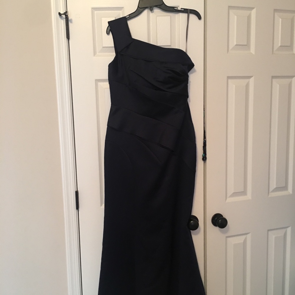 Vera Wang David’s Bridal line size 8